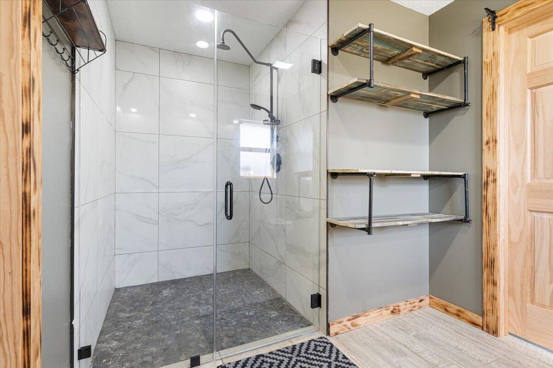 For Sale: $799,900 (3 beds, 3 baths, 1822 Square Feet)