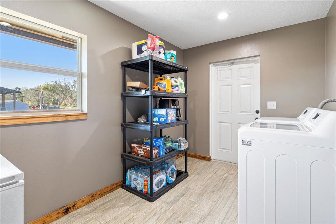 For Sale: $799,900 (3 beds, 3 baths, 1822 Square Feet)