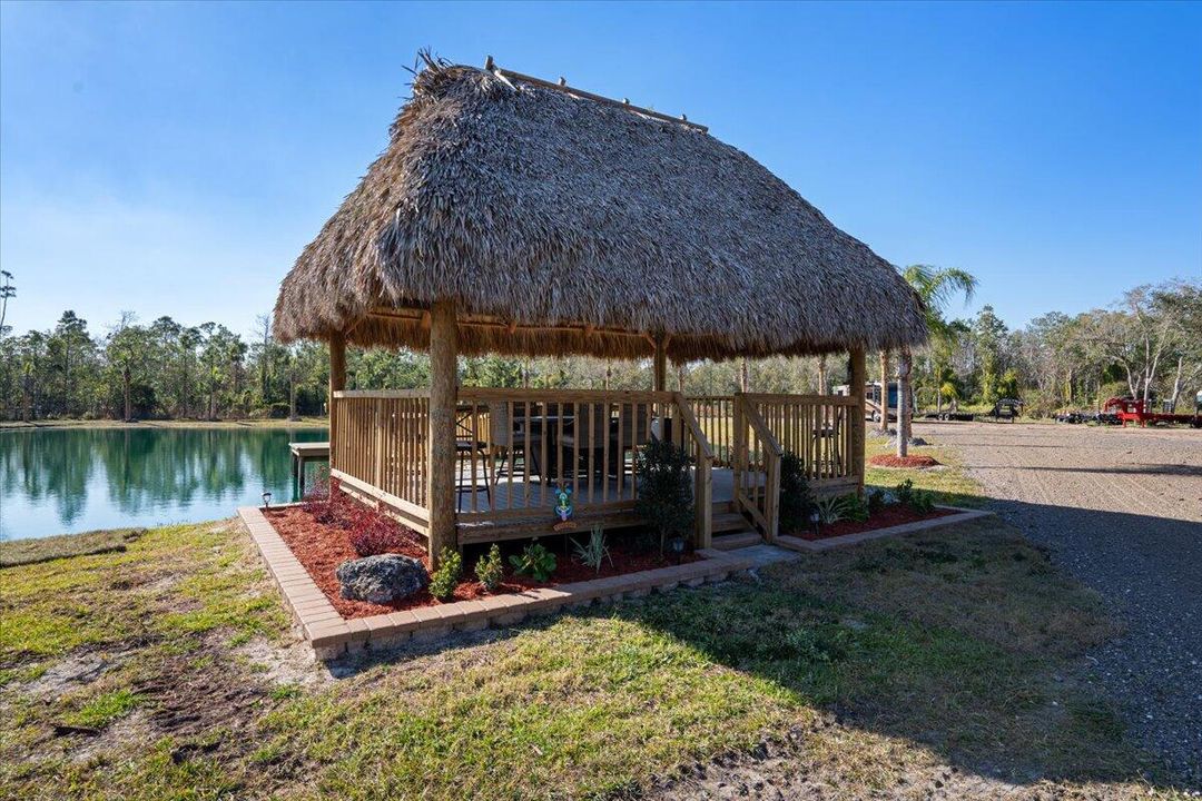 For Sale: $799,900 (3 beds, 3 baths, 1822 Square Feet)