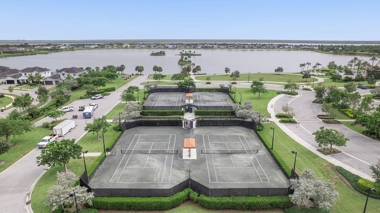 待售: $539,000 (3 贝兹, 2 浴室, 1952 平方英尺)