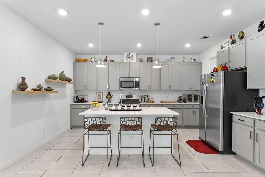 待售: $539,000 (3 贝兹, 2 浴室, 1952 平方英尺)