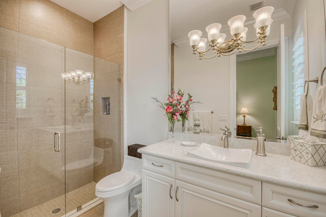 Под контрактом: $2,950,000 (5 спален, 5 ванн, 4317 Квадратных фут)