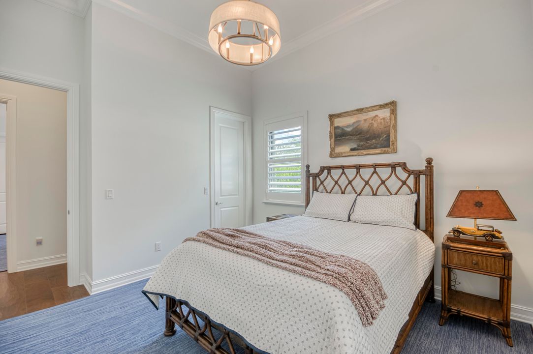 Под контрактом: $2,950,000 (5 спален, 5 ванн, 4317 Квадратных фут)