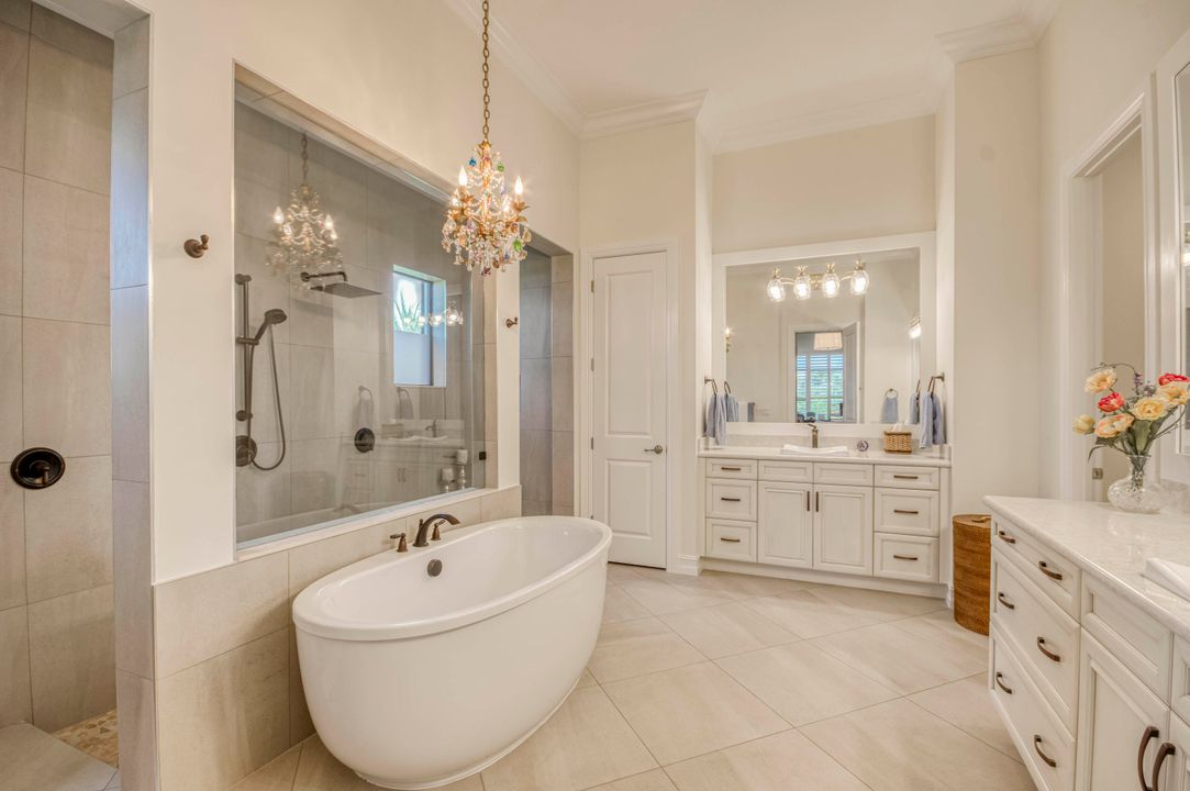 Под контрактом: $2,950,000 (5 спален, 5 ванн, 4317 Квадратных фут)