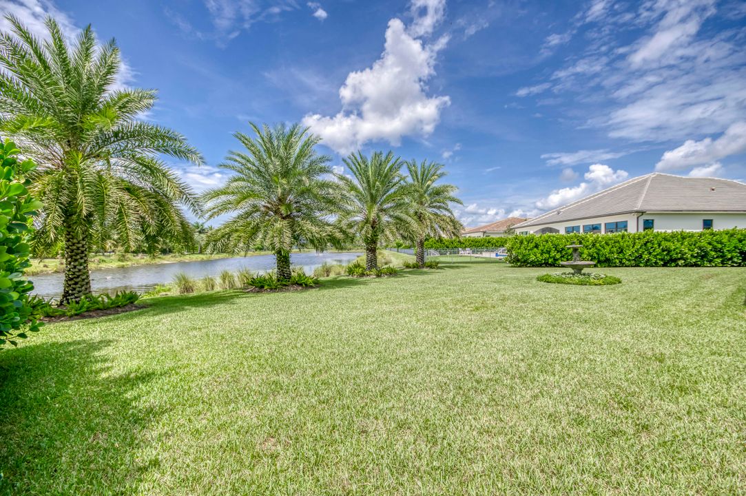 Под контрактом: $2,950,000 (5 спален, 5 ванн, 4317 Квадратных фут)