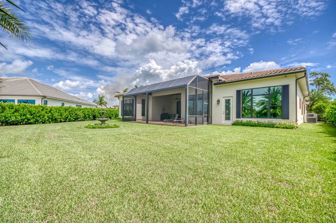 Под контрактом: $2,950,000 (5 спален, 5 ванн, 4317 Квадратных фут)