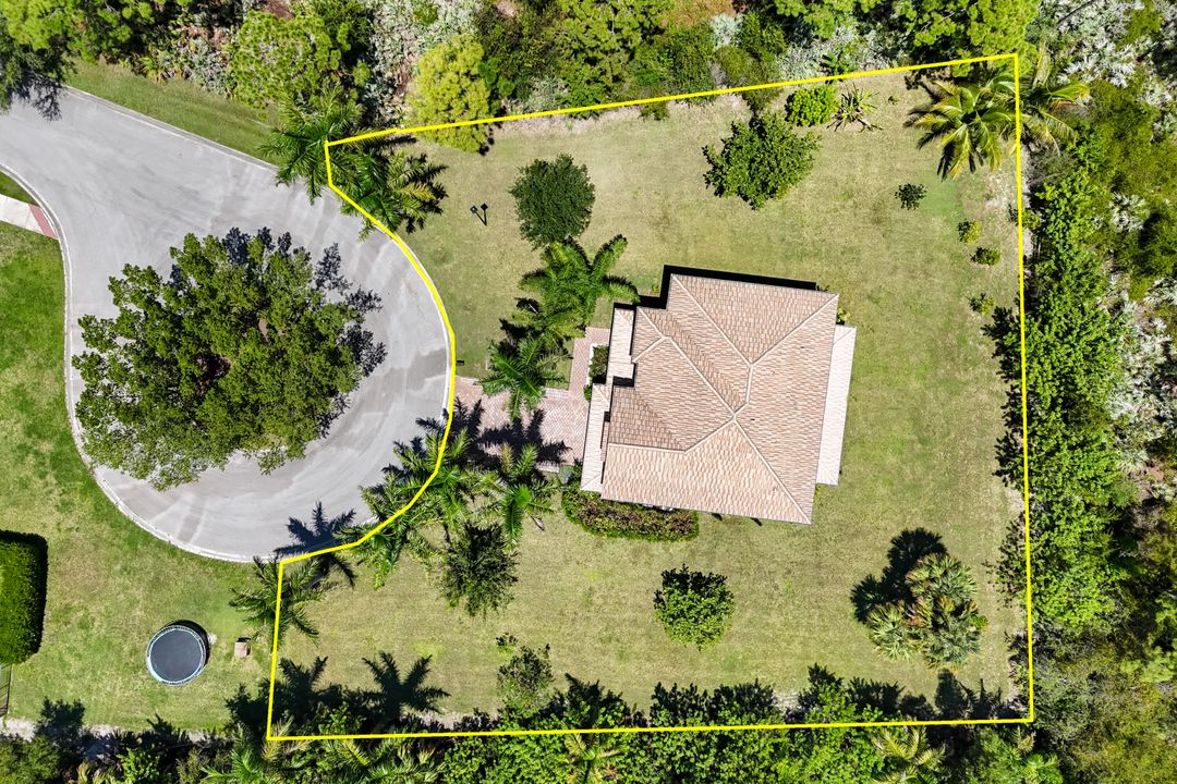 For Sale: $1,000,000 (4 beds, 3 baths, 3279 Square Feet)