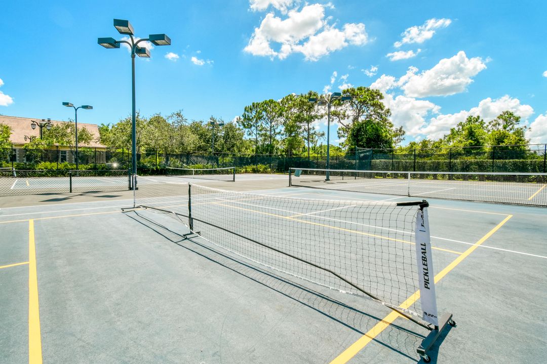 For Sale: $1,000,000 (4 beds, 3 baths, 3279 Square Feet)