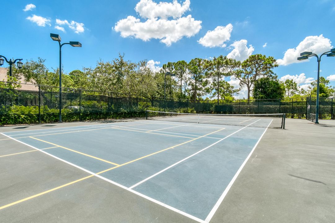 For Sale: $1,000,000 (4 beds, 3 baths, 3279 Square Feet)