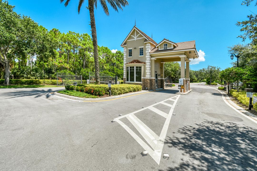 For Sale: $1,000,000 (4 beds, 3 baths, 3279 Square Feet)