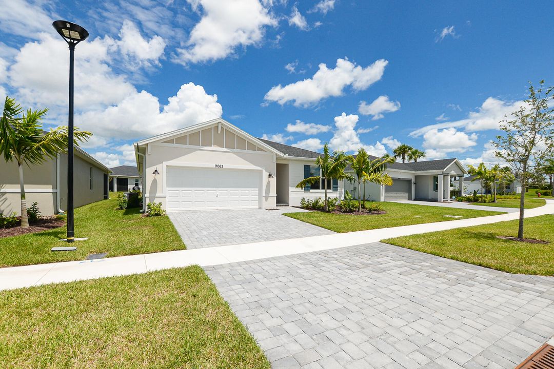 For Rent: $3,500 (4 beds, 3 baths, 2190 Square Feet)