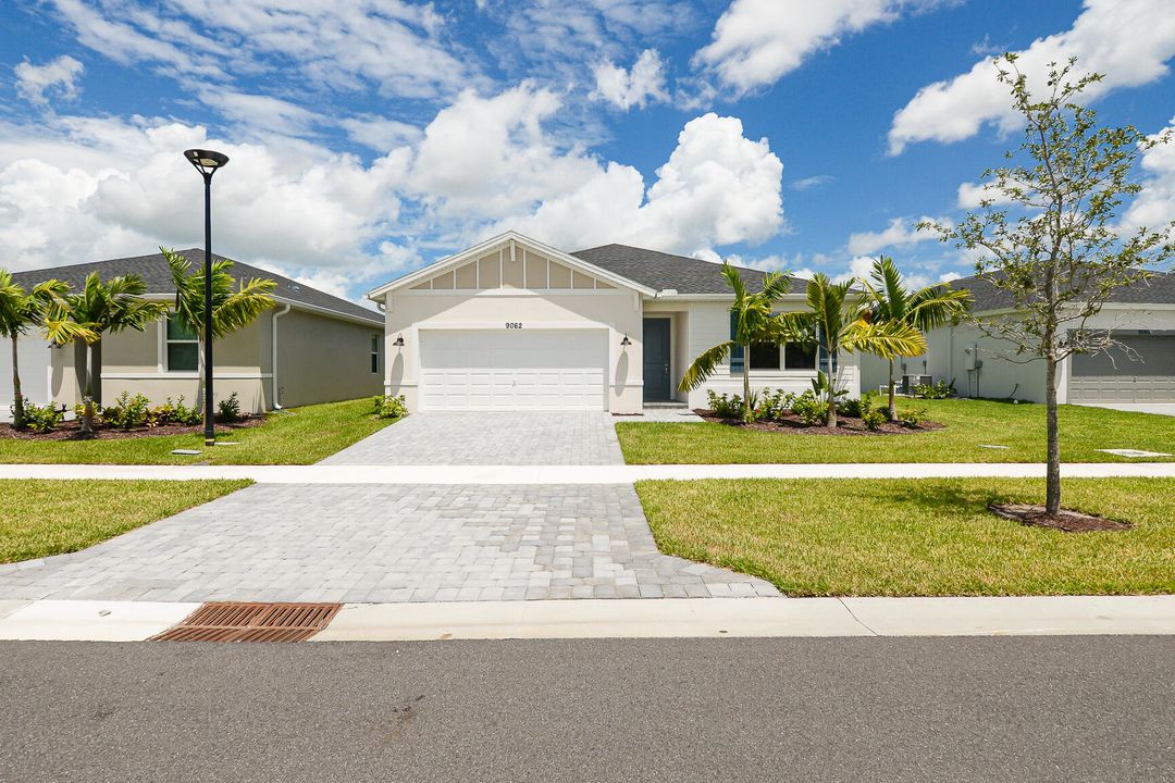 For Rent: $3,500 (4 beds, 3 baths, 2190 Square Feet)