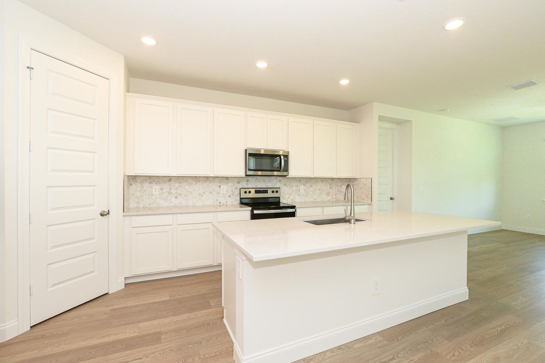 For Rent: $3,500 (4 beds, 3 baths, 2190 Square Feet)