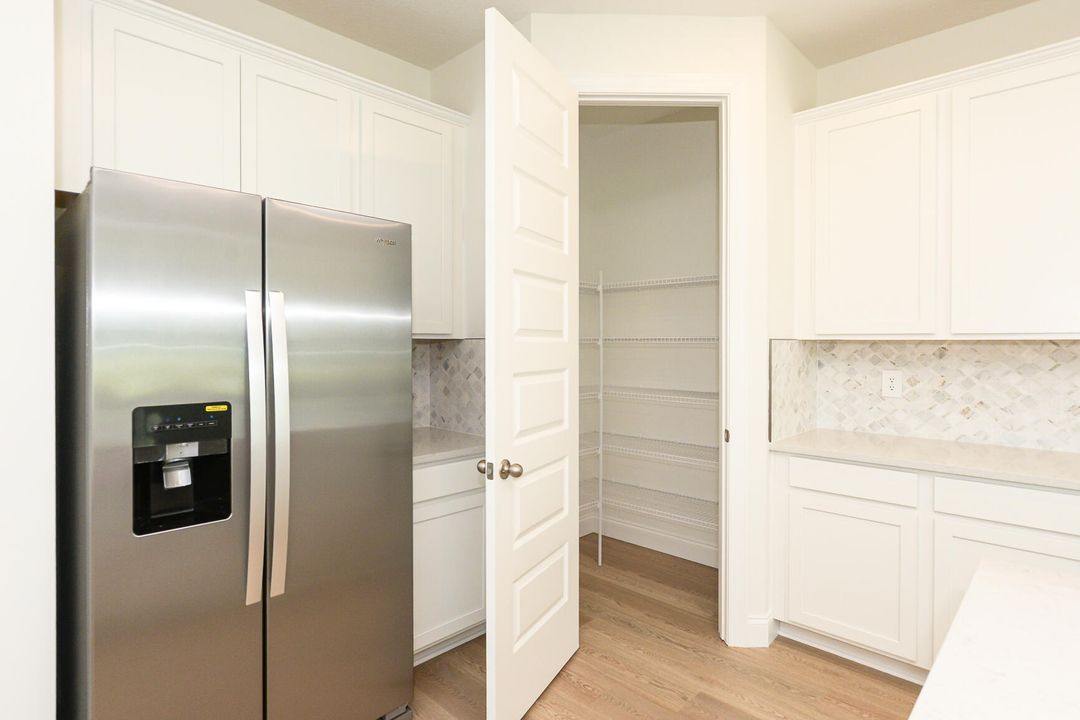 For Rent: $3,500 (4 beds, 3 baths, 2190 Square Feet)