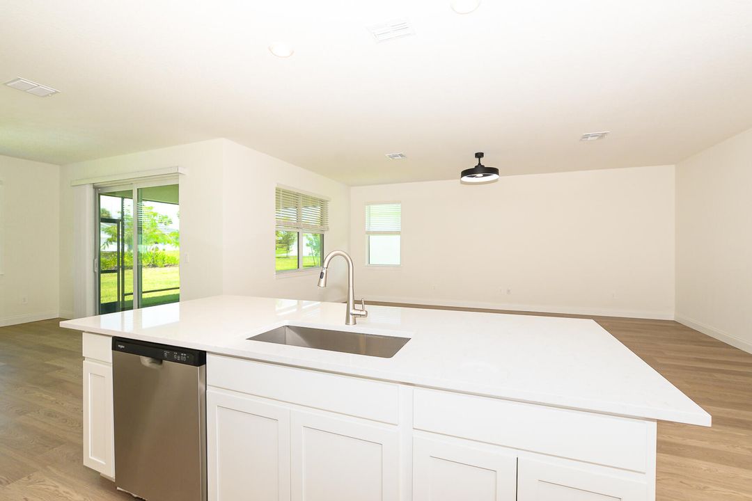 For Rent: $3,500 (4 beds, 3 baths, 2190 Square Feet)