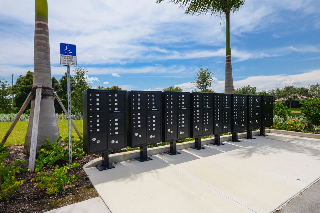 For Rent: $3,500 (4 beds, 3 baths, 2190 Square Feet)