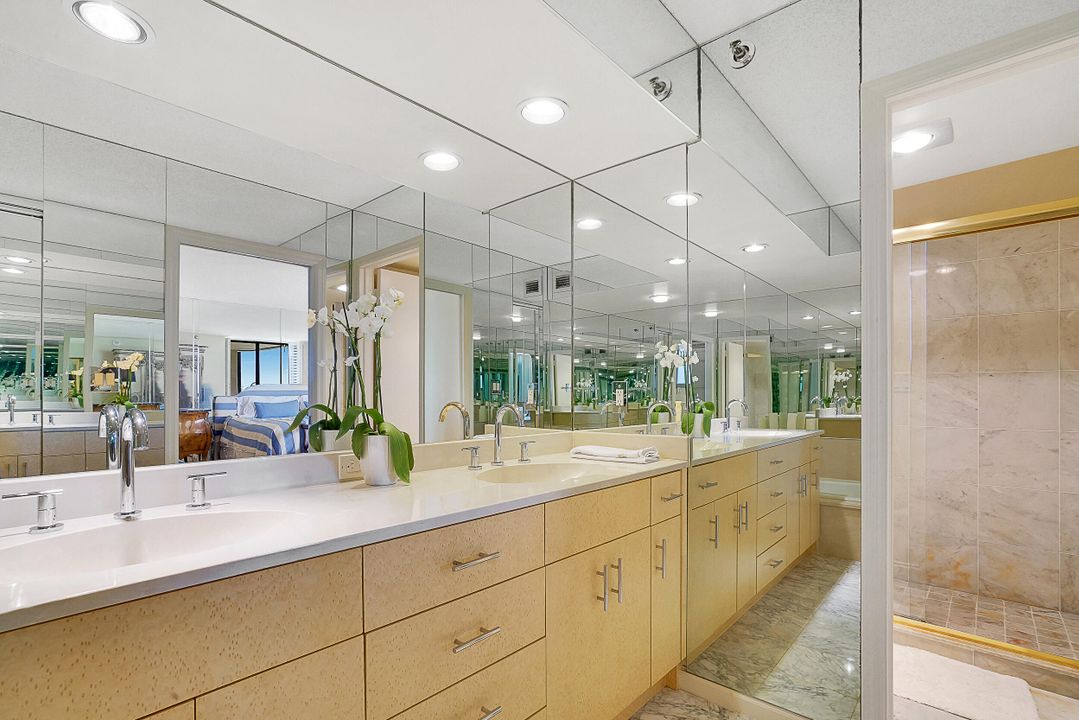 合同活跃: $1,150,000 (3 贝兹, 3 浴室, 2454 平方英尺)