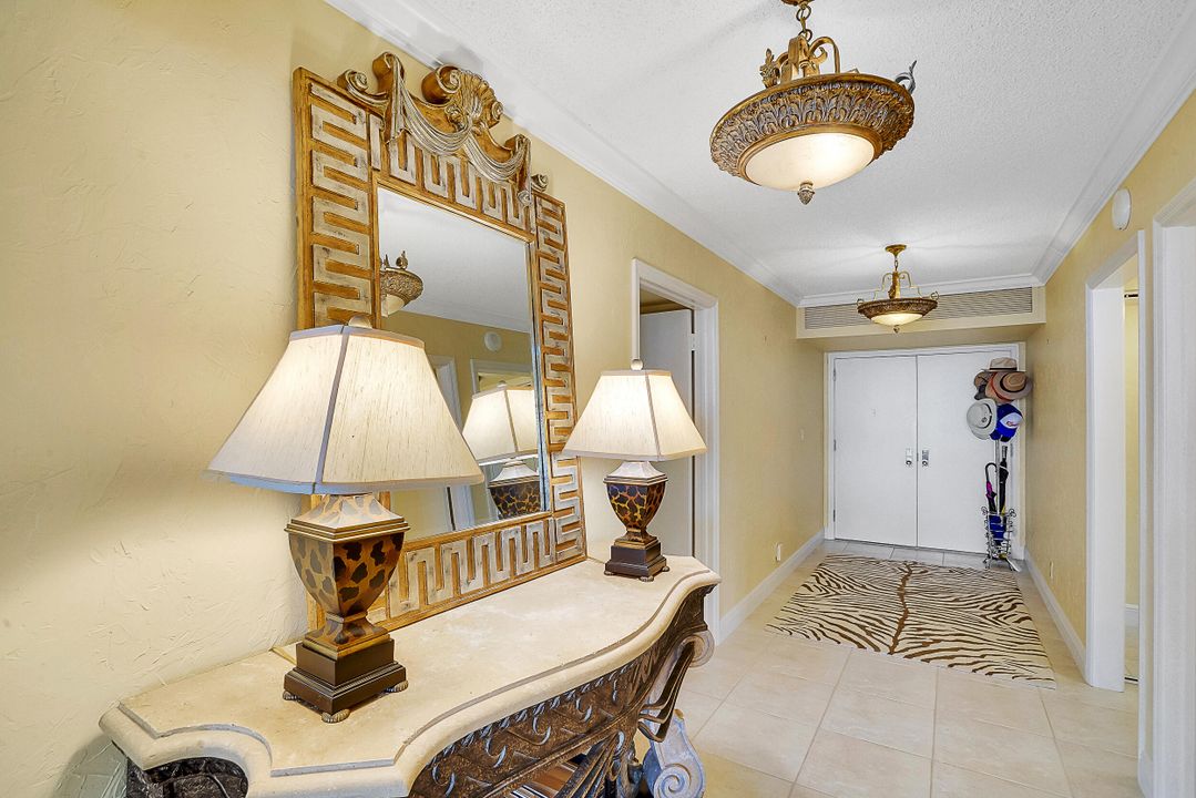 合同活跃: $1,150,000 (3 贝兹, 3 浴室, 2454 平方英尺)