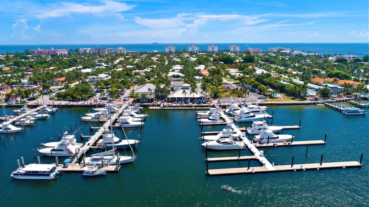 合同活跃: $1,150,000 (3 贝兹, 3 浴室, 2454 平方英尺)