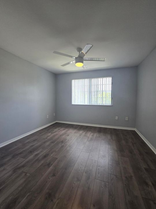 Activo con contrato: $2,600 (4 camas, 2 baños, 1401 Pies cuadrados)