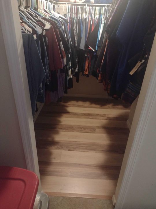 待售: $385,000 (4 贝兹, 2 浴室, 2012 平方英尺)