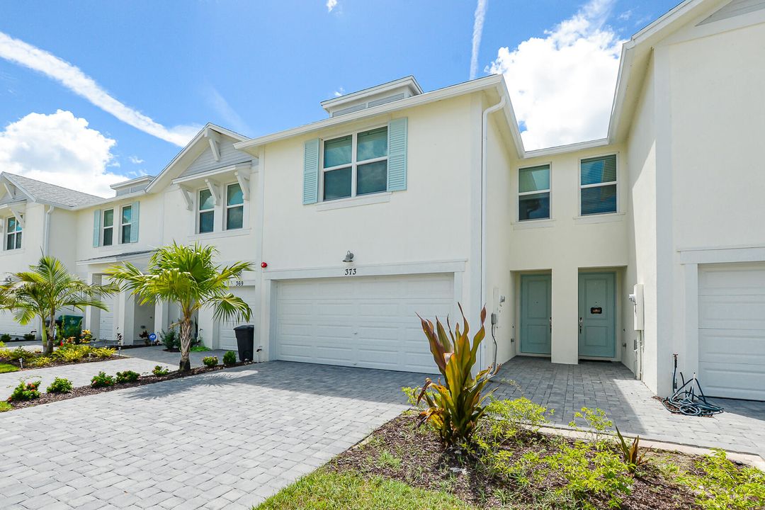 For Rent: $2,500 (3 beds, 2 baths, 1808 Square Feet)