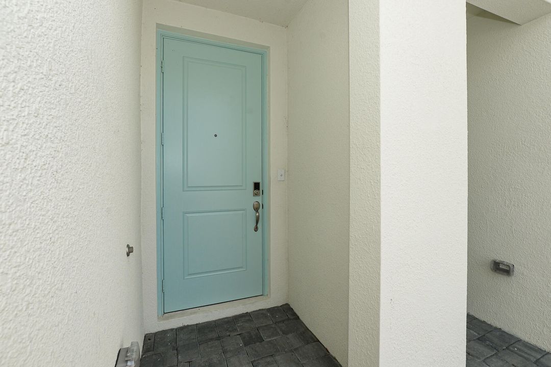 For Rent: $2,500 (3 beds, 2 baths, 1808 Square Feet)