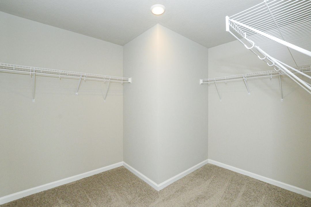 For Rent: $2,500 (3 beds, 2 baths, 1808 Square Feet)