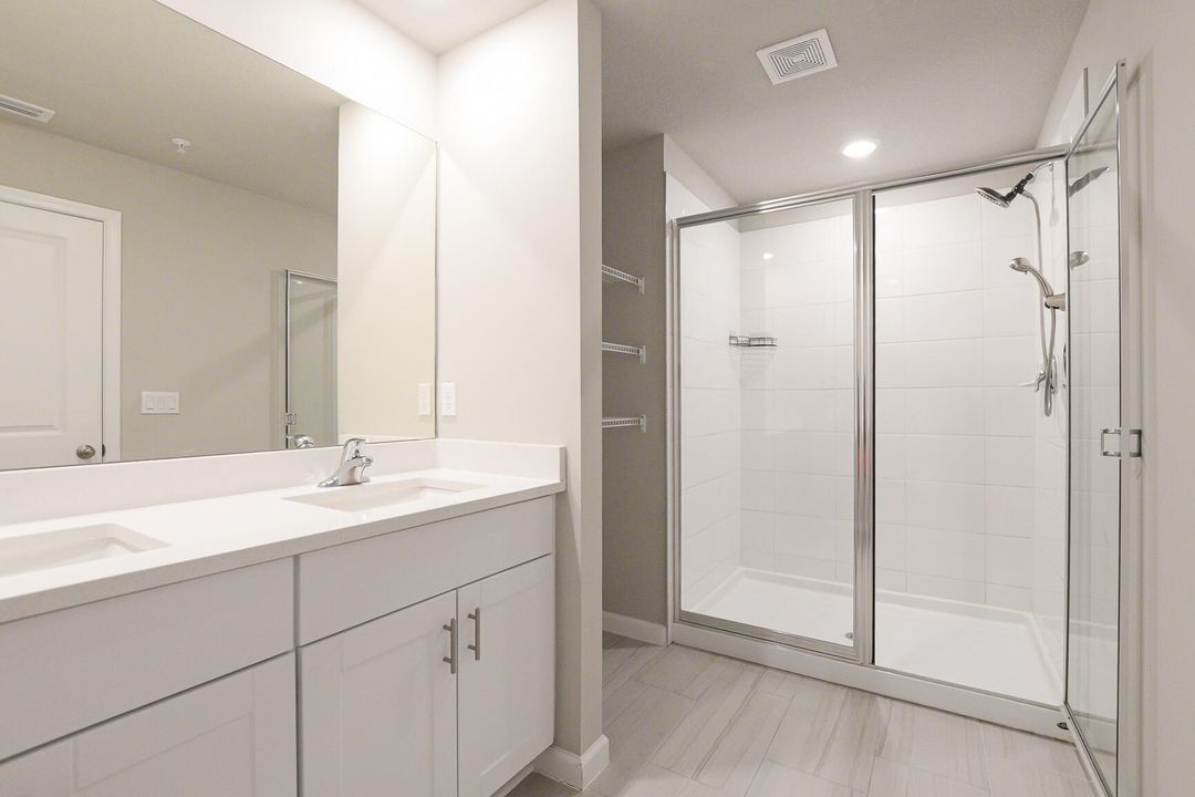 For Rent: $2,500 (3 beds, 2 baths, 1808 Square Feet)