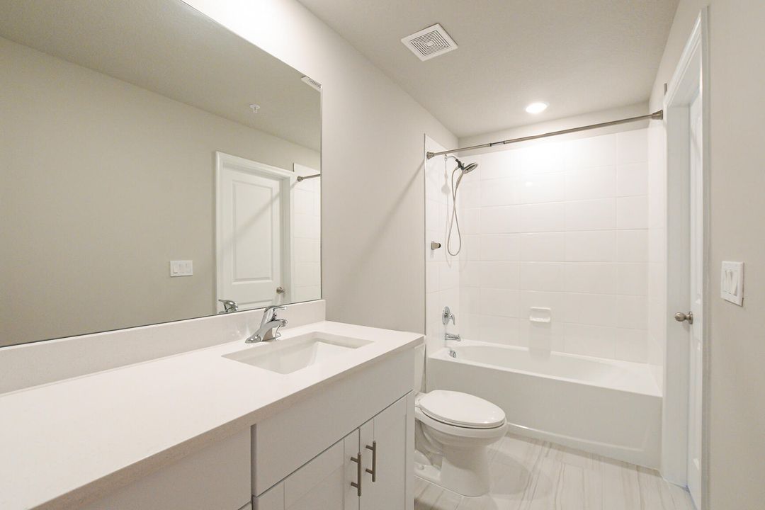 For Rent: $2,500 (3 beds, 2 baths, 1808 Square Feet)