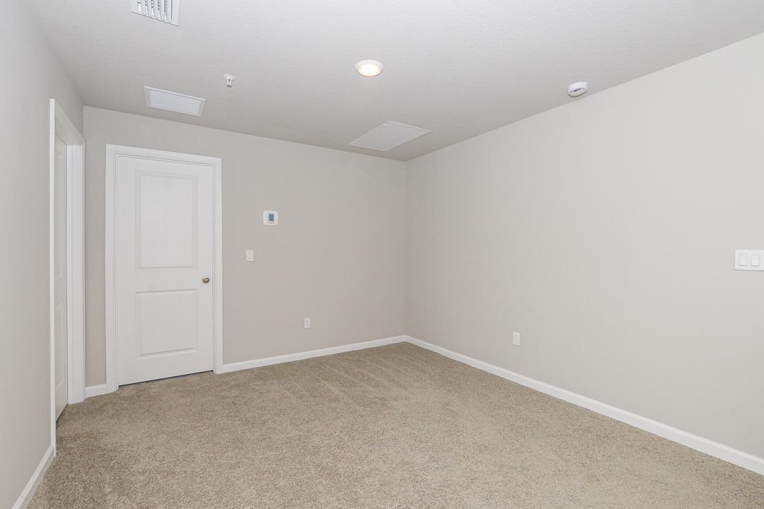 For Rent: $2,500 (3 beds, 2 baths, 1808 Square Feet)