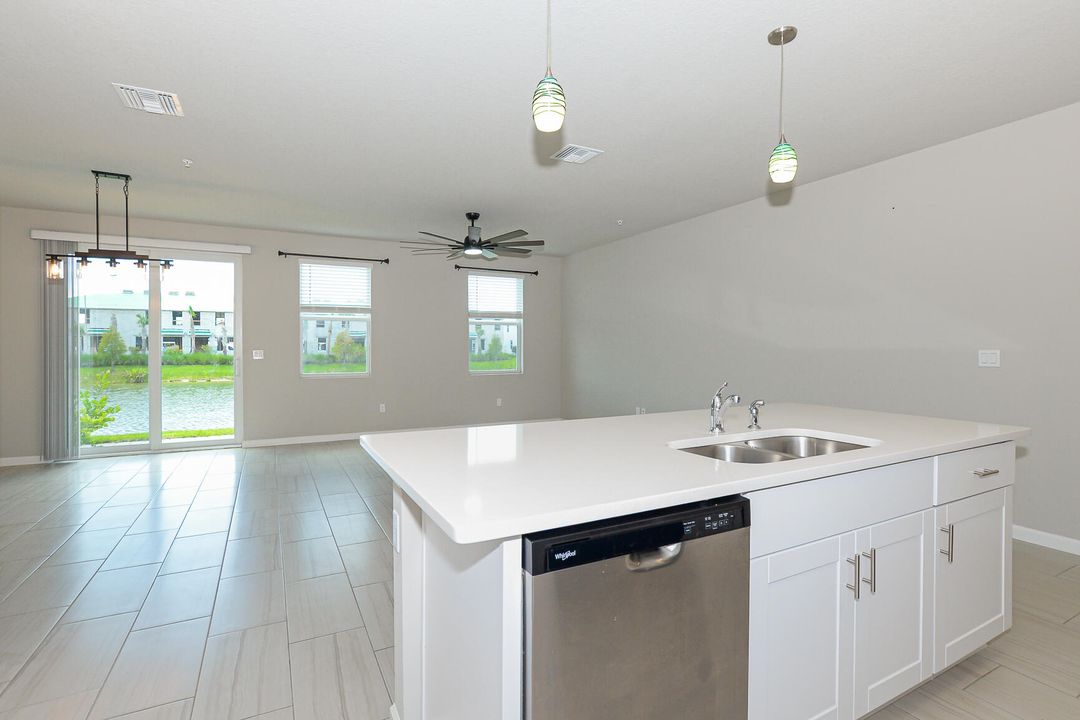 For Rent: $2,500 (3 beds, 2 baths, 1808 Square Feet)