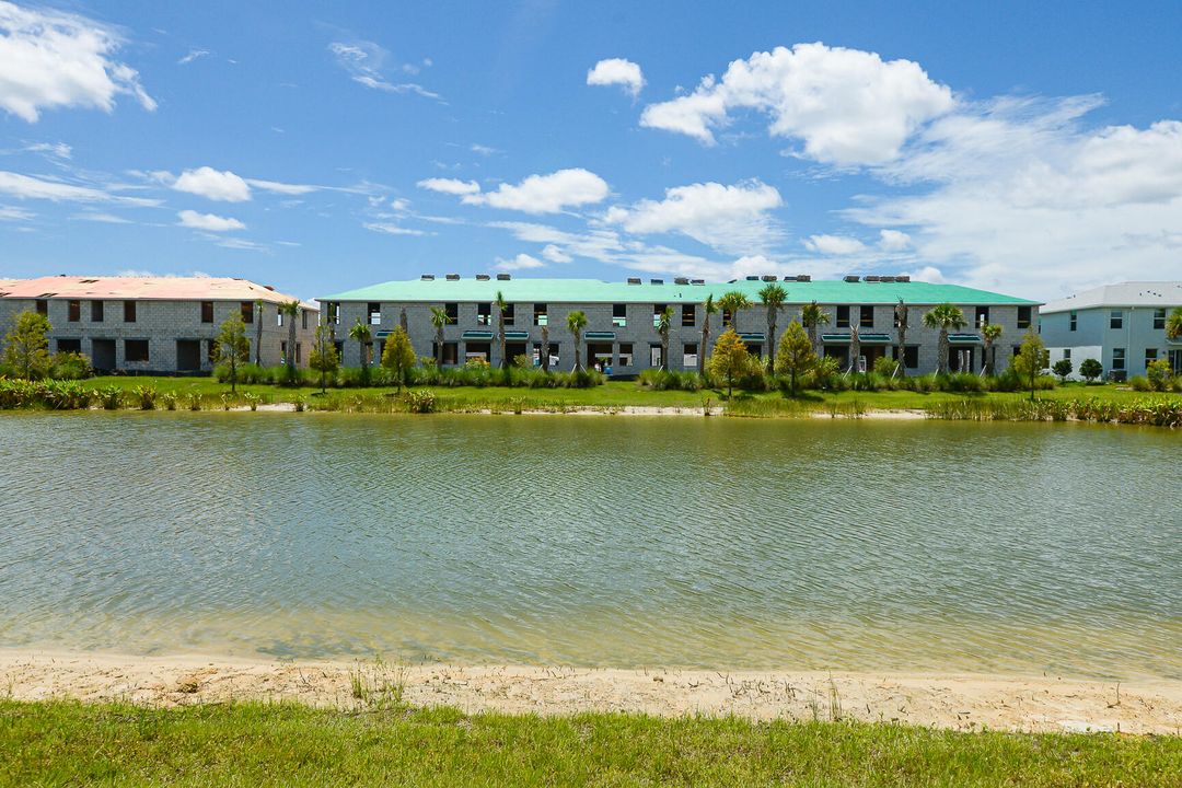 For Rent: $2,500 (3 beds, 2 baths, 1808 Square Feet)