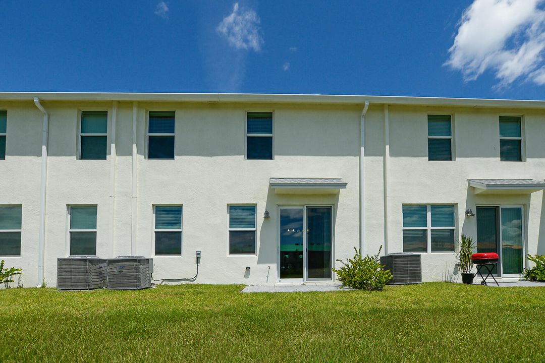 For Rent: $2,500 (3 beds, 2 baths, 1808 Square Feet)