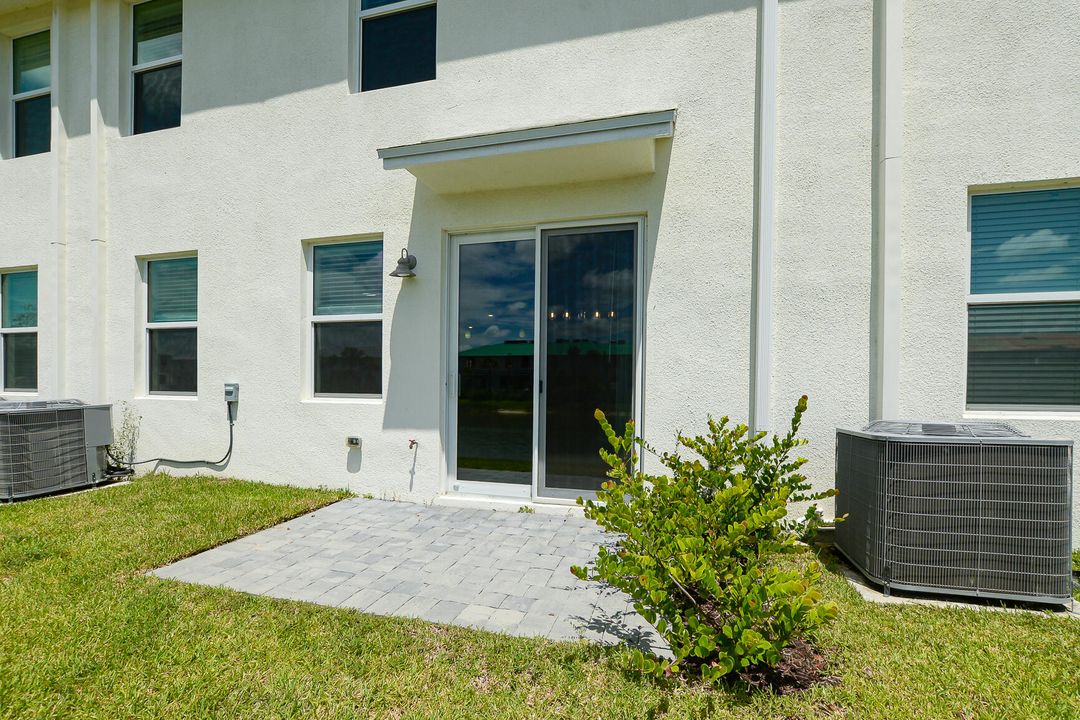 For Rent: $2,500 (3 beds, 2 baths, 1808 Square Feet)