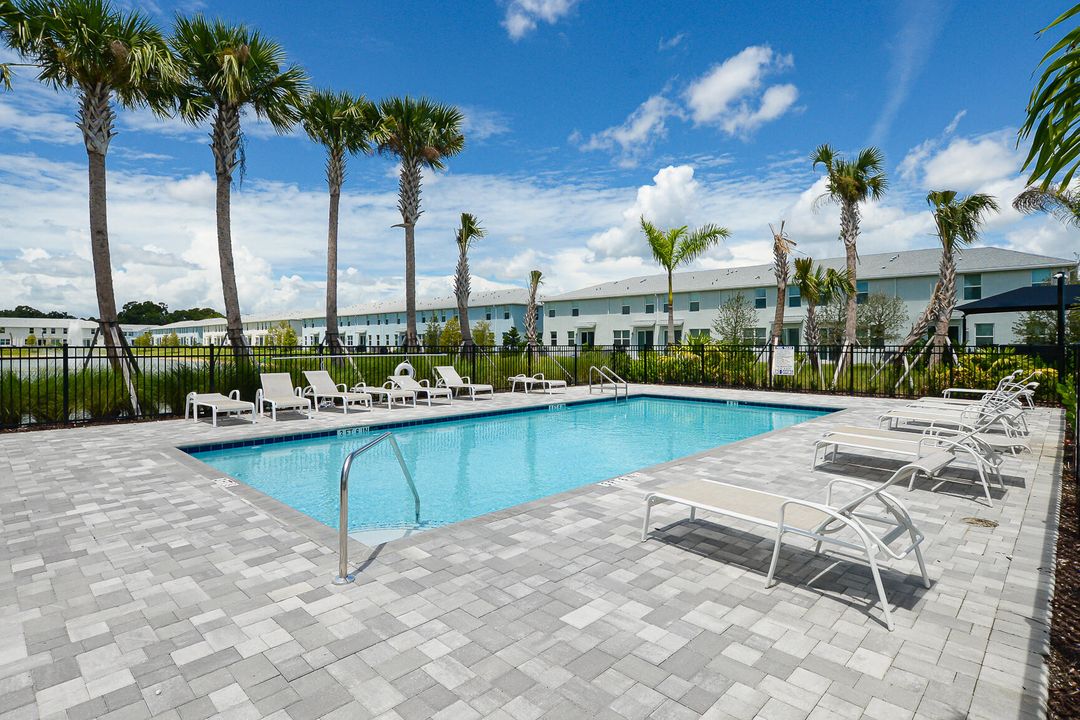 For Rent: $2,500 (3 beds, 2 baths, 1808 Square Feet)