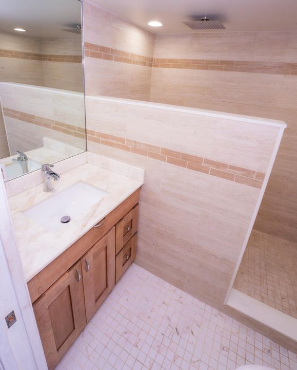 For Sale: $349,000 (2 beds, 2 baths, 1236 Square Feet)