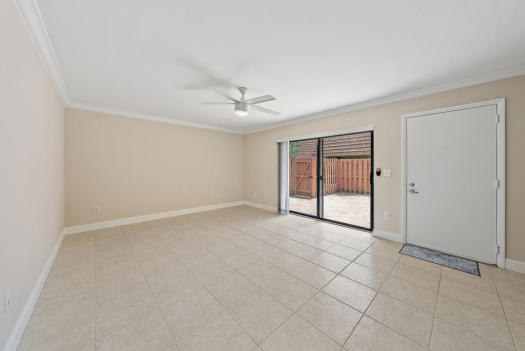 Activo con contrato: $2,750 (2 camas, 2 baños, 1470 Pies cuadrados)