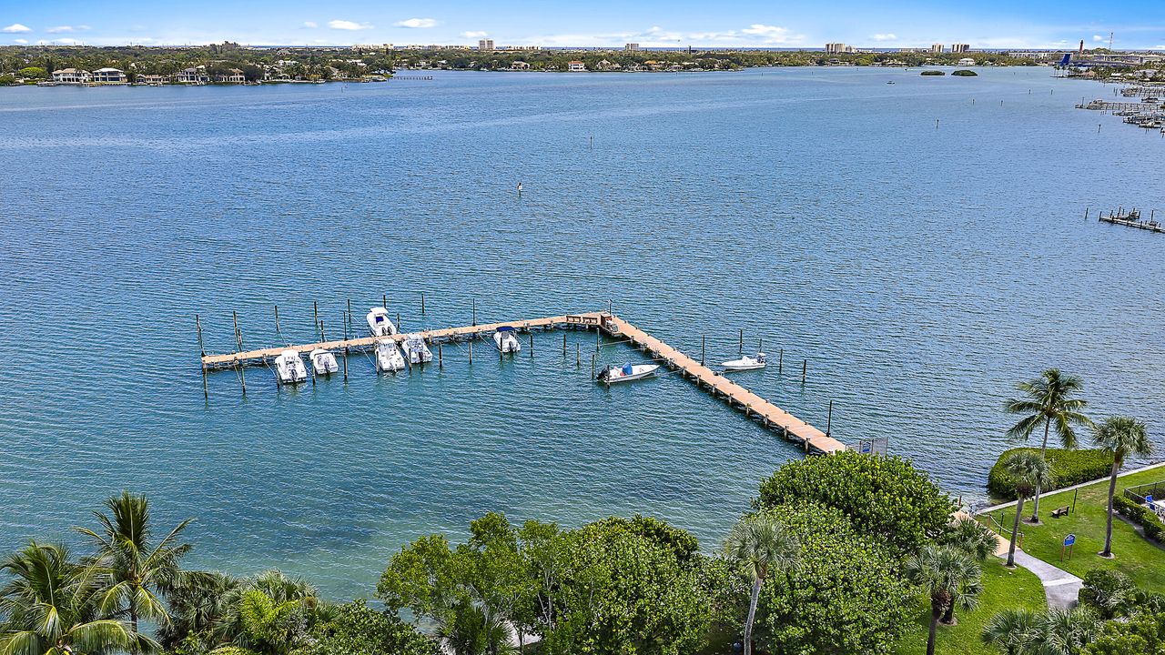 Activo con contrato: $2,750 (2 camas, 2 baños, 1470 Pies cuadrados)