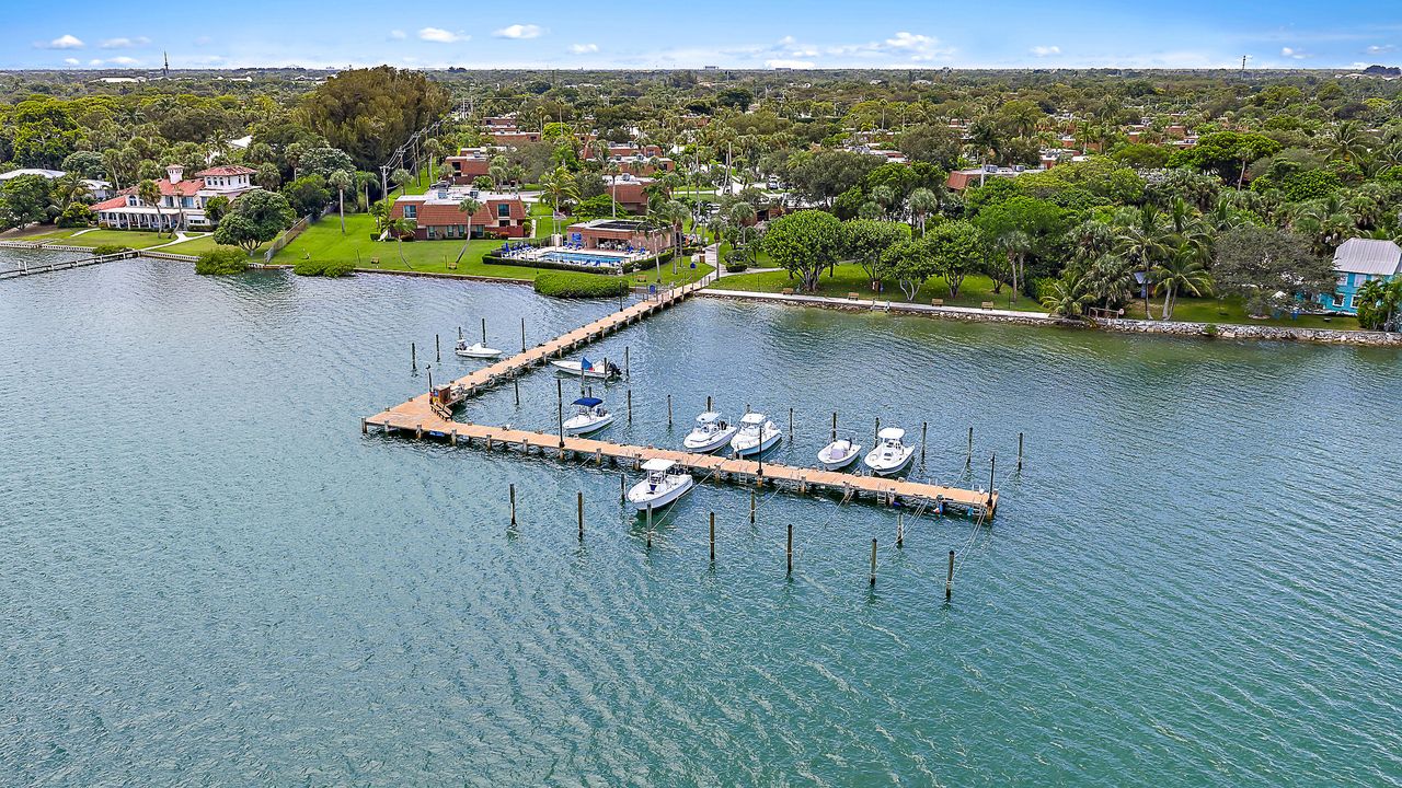 Activo con contrato: $2,750 (2 camas, 2 baños, 1470 Pies cuadrados)