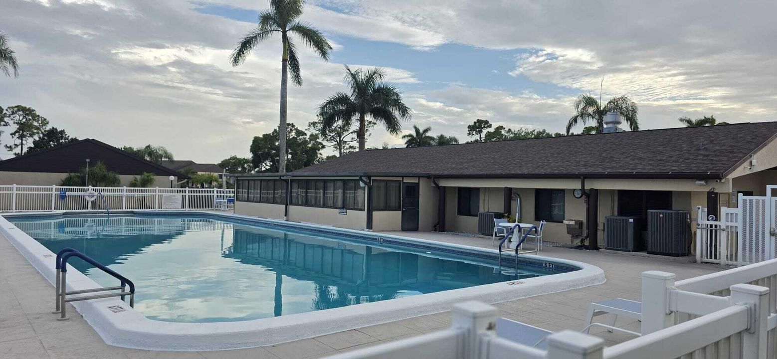 For Sale: $109,000 (1 beds, 1 baths, 632 Square Feet)