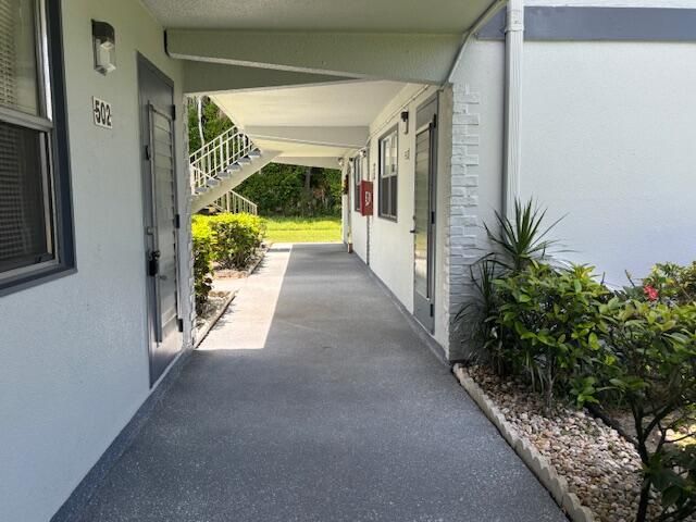 For Sale: $74,900 (1 beds, 1 baths, 828 Square Feet)