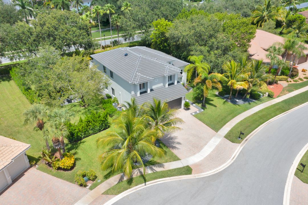 出租: $14,500 (5 贝兹, 3 浴室, 3375 平方英尺)