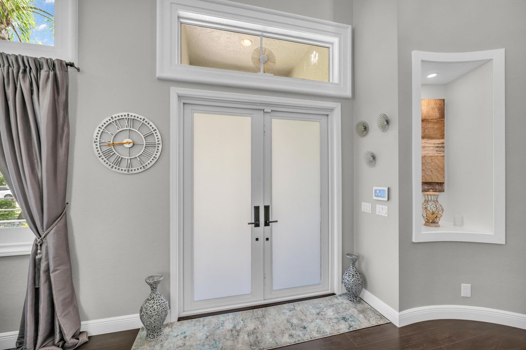 出租: $14,500 (5 贝兹, 3 浴室, 3375 平方英尺)