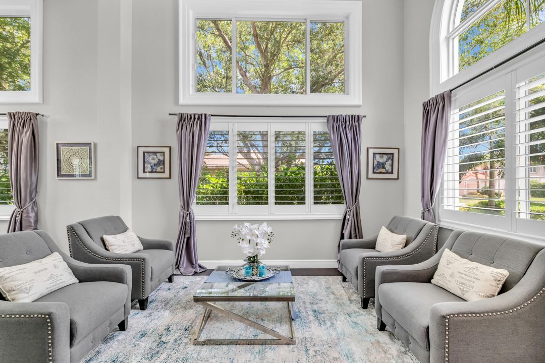 出租: $14,500 (5 贝兹, 3 浴室, 3375 平方英尺)