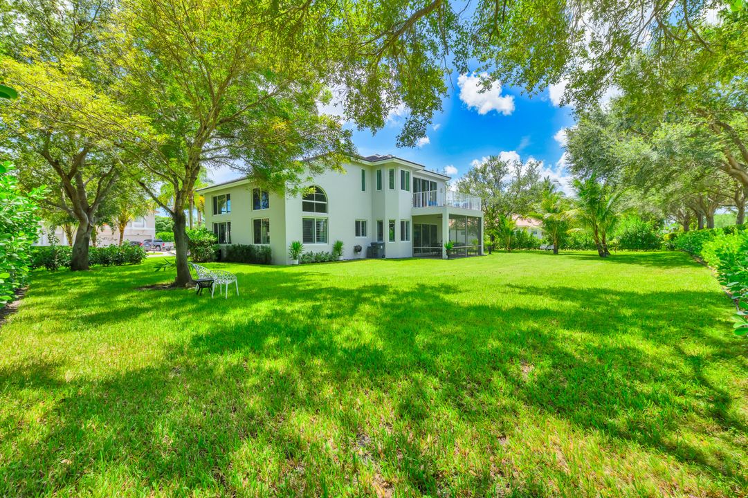 出租: $14,500 (5 贝兹, 3 浴室, 3375 平方英尺)