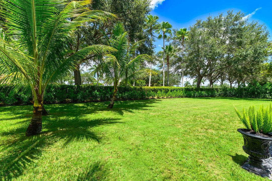 出租: $14,500 (5 贝兹, 3 浴室, 3375 平方英尺)