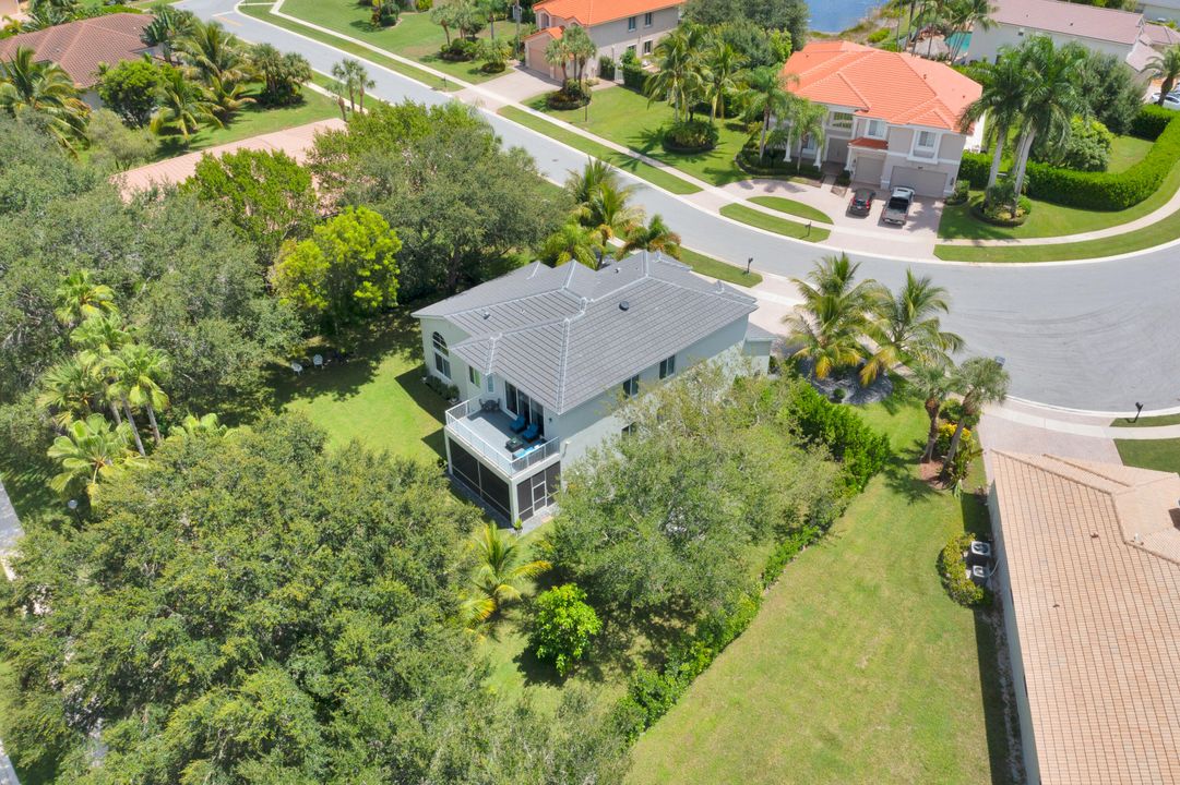 出租: $14,500 (5 贝兹, 3 浴室, 3375 平方英尺)