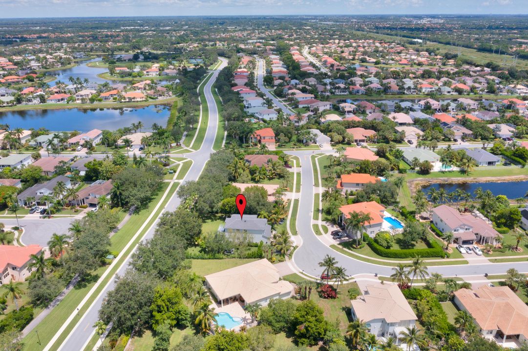 出租: $14,500 (5 贝兹, 3 浴室, 3375 平方英尺)