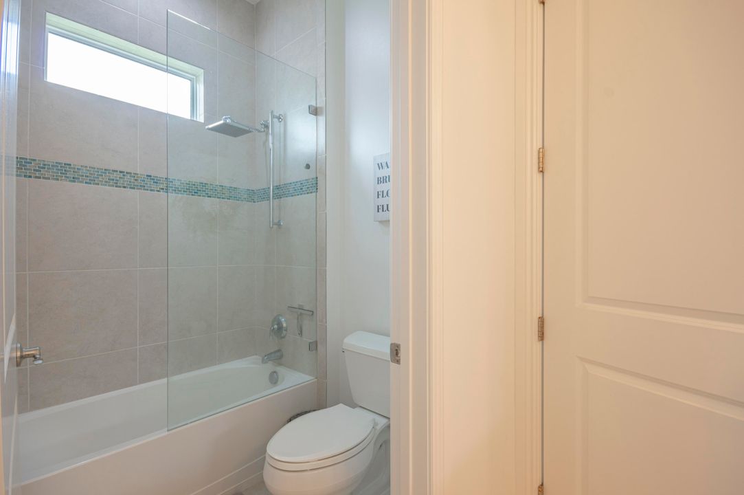 Под контрактом: $1,950,000 (4 спален, 3 ванн, 2792 Квадратных фут)